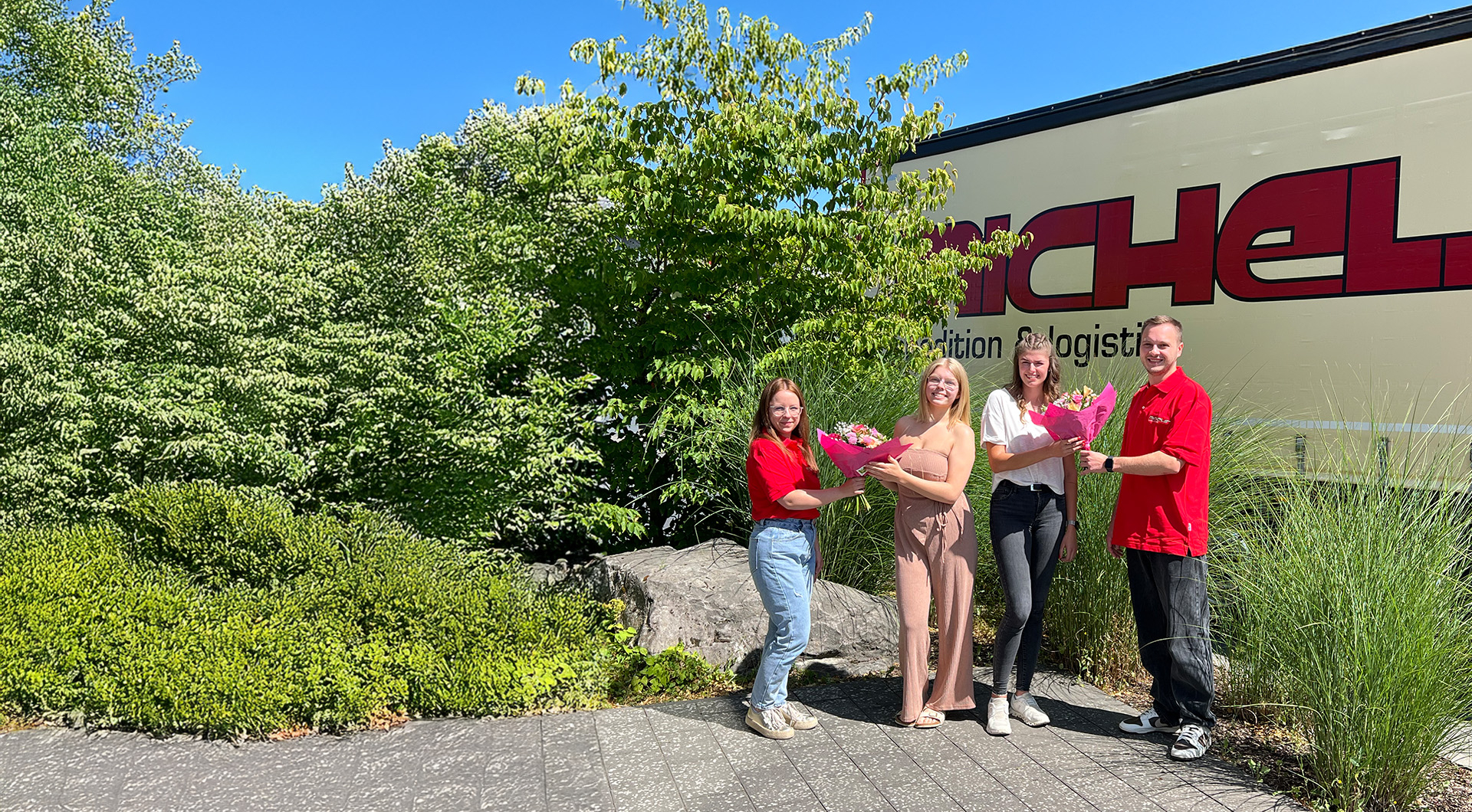 Erfolgreich Bestanden Azubi Übernahme Ausbildung zur Kauffrau für Spedition und Logistikdienstleistung