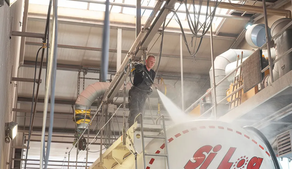 Silospülanlage Spedition Silo Hochdruckreiniger Mitarbeiter