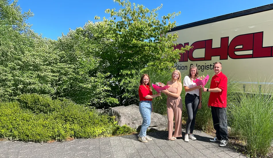 Erfolgreich Bestanden Azubi Übernahme Ausbildung zur Kauffrau für Spedition und Logistikdienstleistung