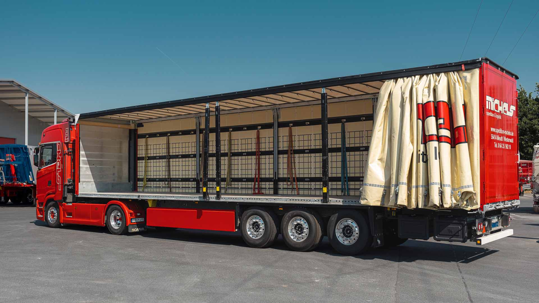 Taurliner Tautlinertransporte | Karl Michels GmbH & Co. KG