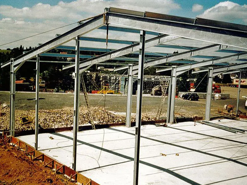 Industriehalle im Bau