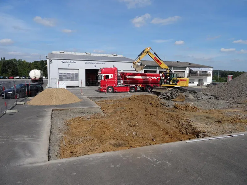 2017 Neubau LKW Bagger Halle