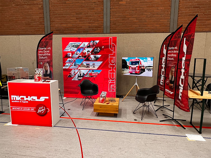 2023 BIT Montabaur Auszubildende Beratung Berufskraftfahrer Speditionskaufmann Speditionskauffrau Messestand