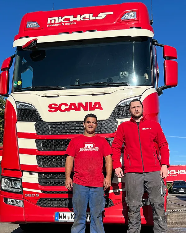 Berufskraftfahrer Azubi Ausbildung Lkw Führerschein Scania